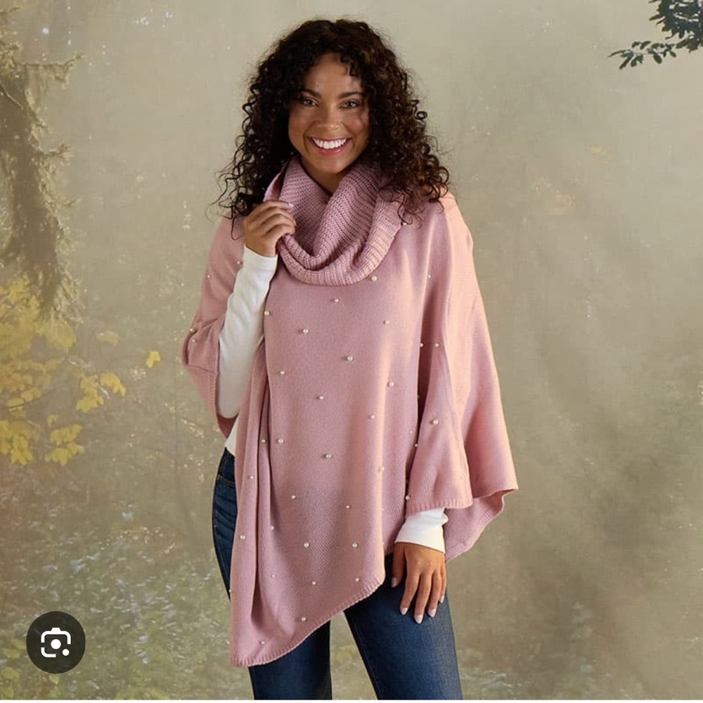 Le Moda Blush Poncho With Pearls. Size One Size. P3